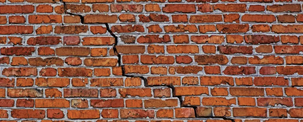 A cracked brick wall, cognitive hypnotherapy in colchester and online