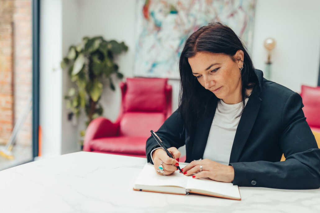 Victoria Ward Cognitive Hypnotherapist, Cognitive hypnotherapy in Colchester and online