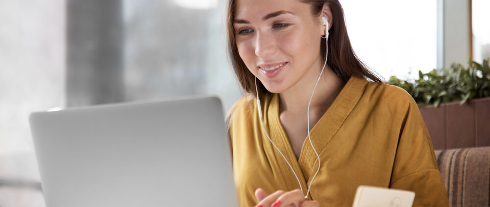 A woman using online hypnotherapy, Cognitive hypnotherapy in Colchester and online