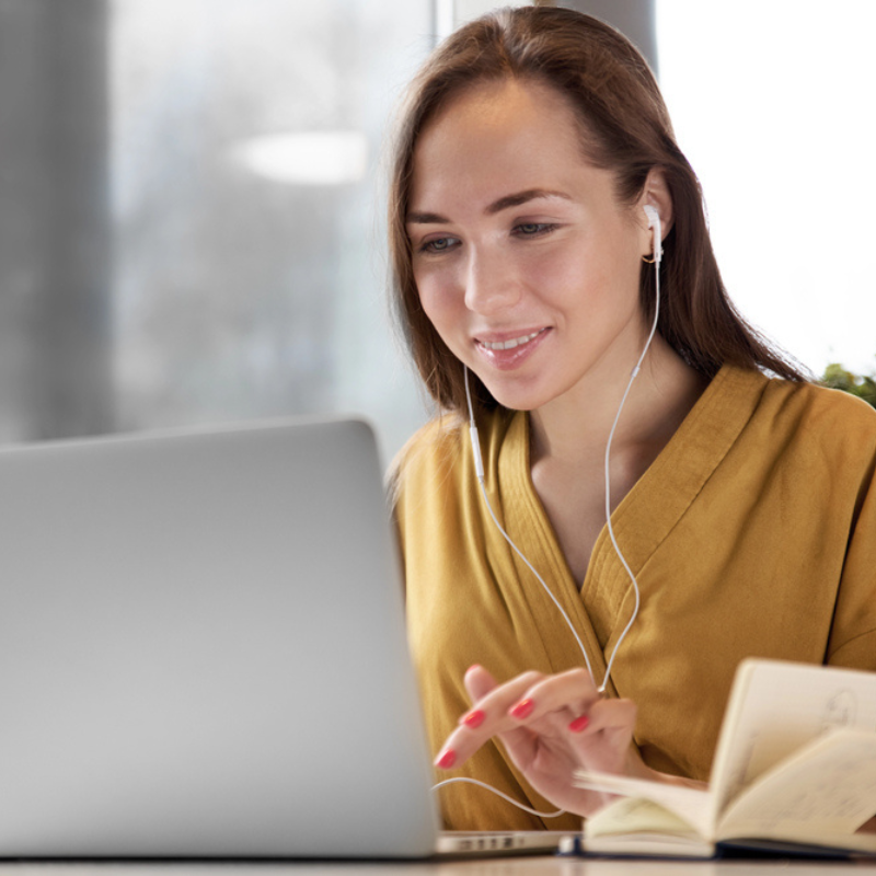 Woman uses online hypnotherapy, Cognitive hypnotherapy in Colchester and online